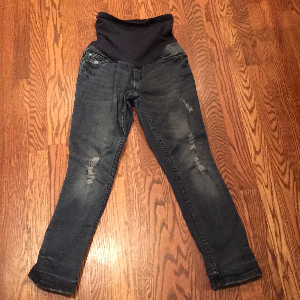 Distressed maternity jeans